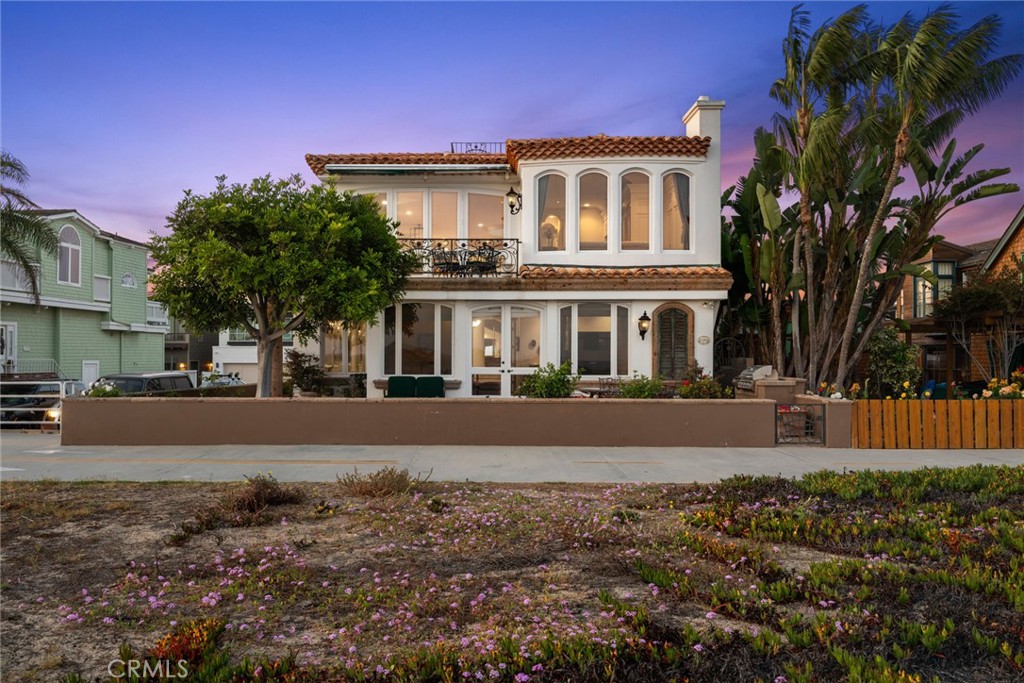 1201 E Balboa Boulevard