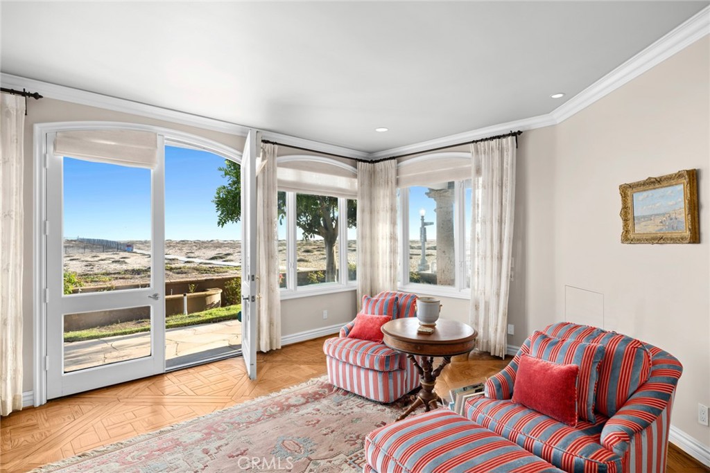 1201 E Balboa Boulevard