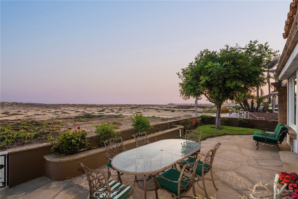 1201 E Balboa Boulevard