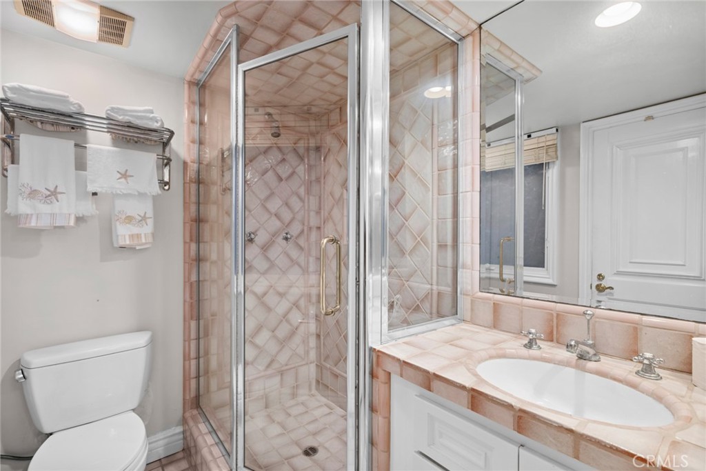 1201 E Balboa Boulevard