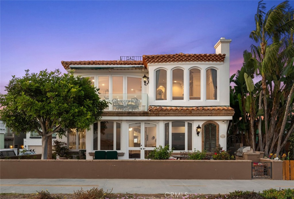 1201 E Balboa Boulevard