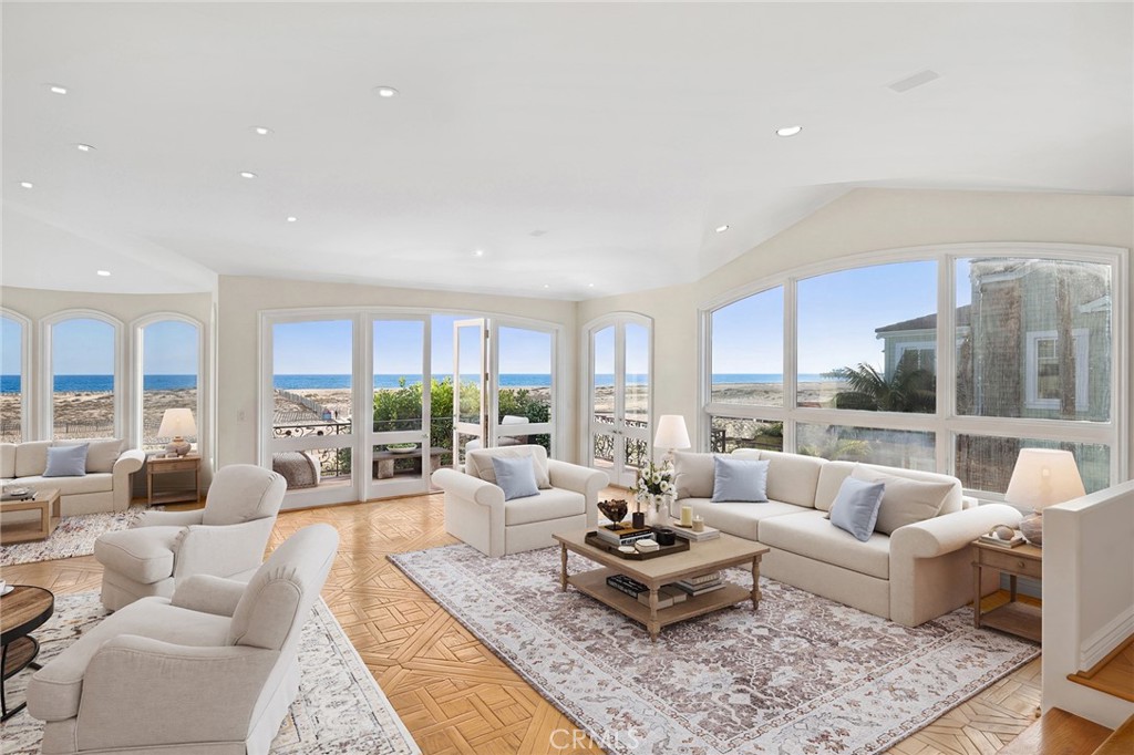 1201 E Balboa Boulevard