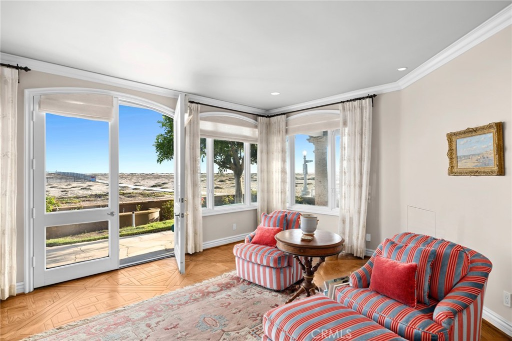 1201 E Balboa Boulevard