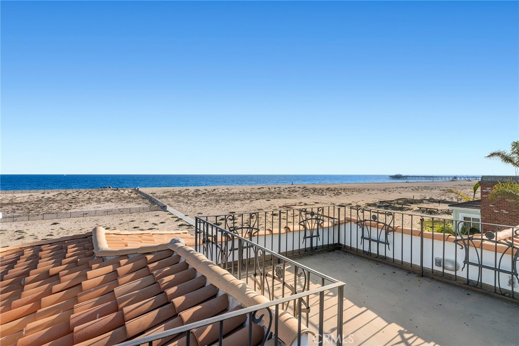 1201 E Balboa Boulevard