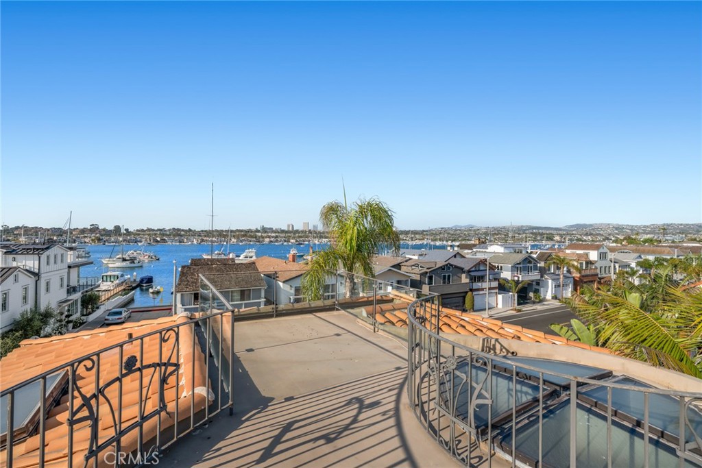 1201 E Balboa Boulevard