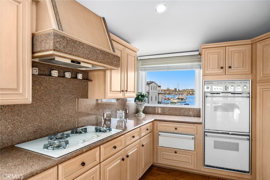 1201 E Balboa Boulevard