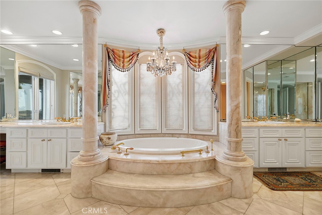 1201 E Balboa Boulevard