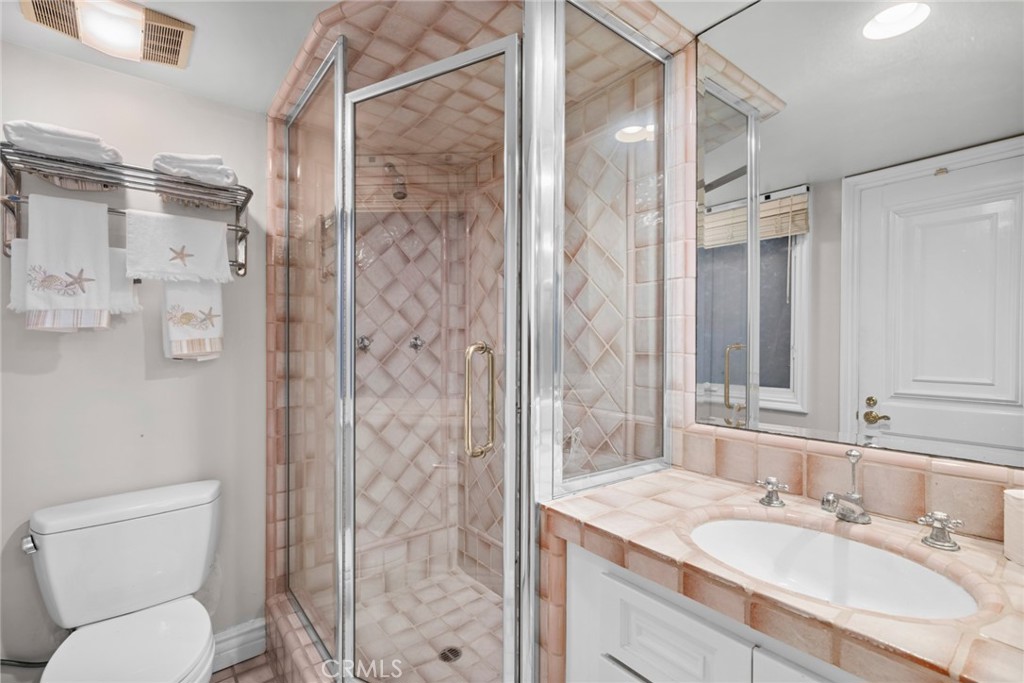 1201 E Balboa Boulevard