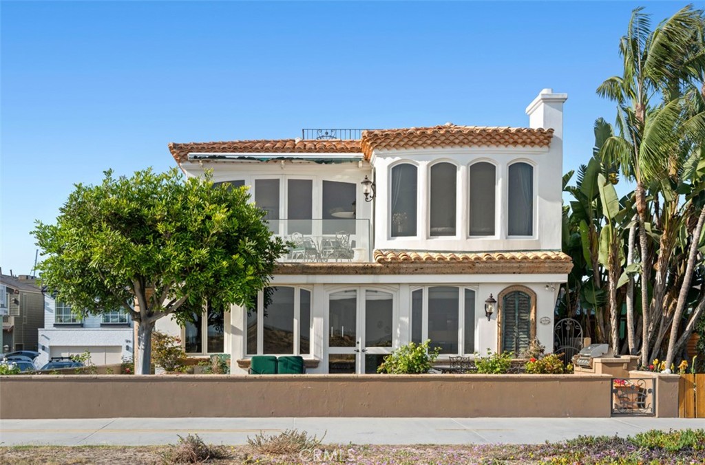 1201 E Balboa Boulevard