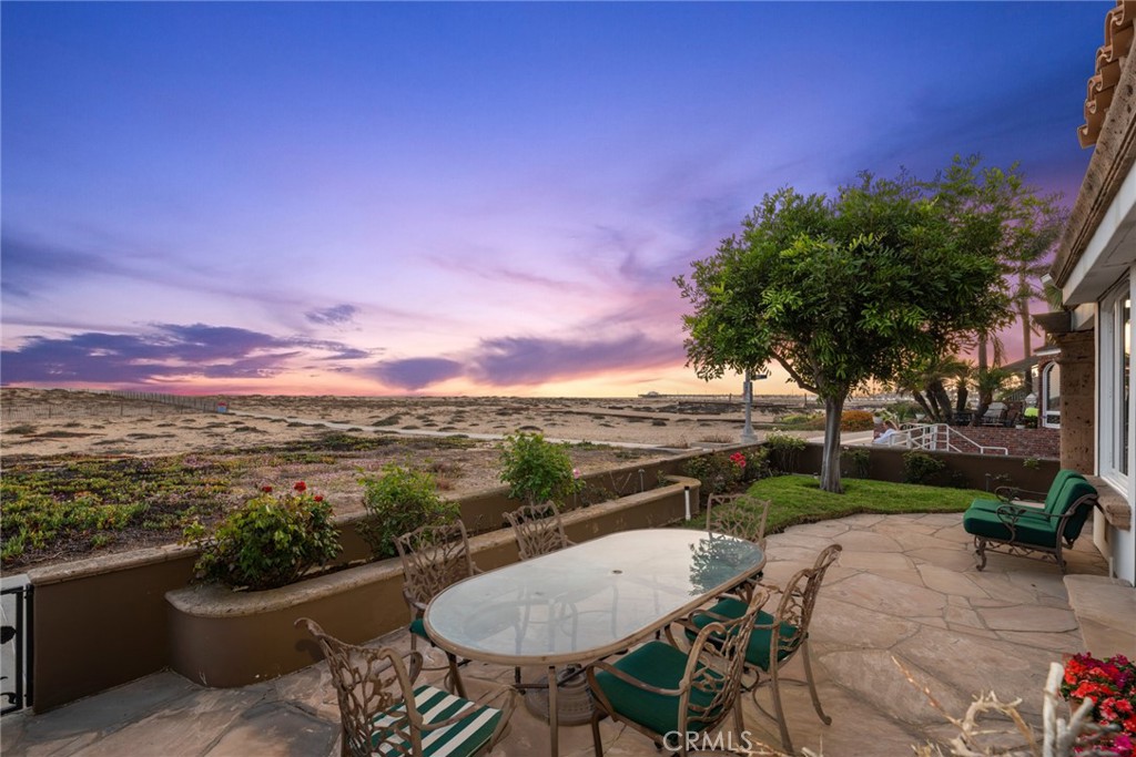 1201 E Balboa Boulevard