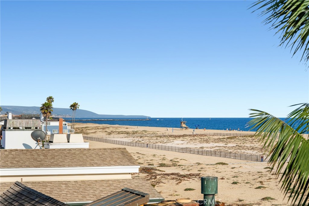 1201 E Balboa Boulevard