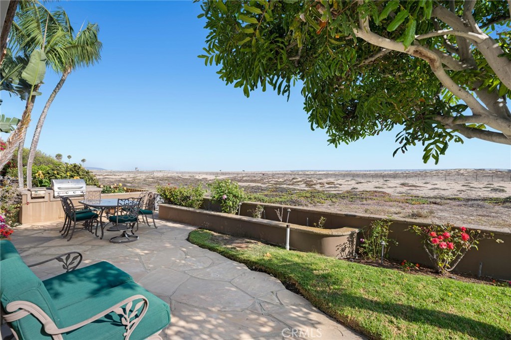 1201 E Balboa Boulevard