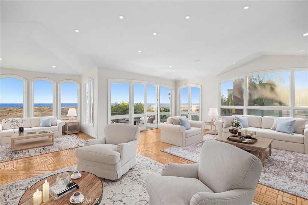 1201 E Balboa Boulevard