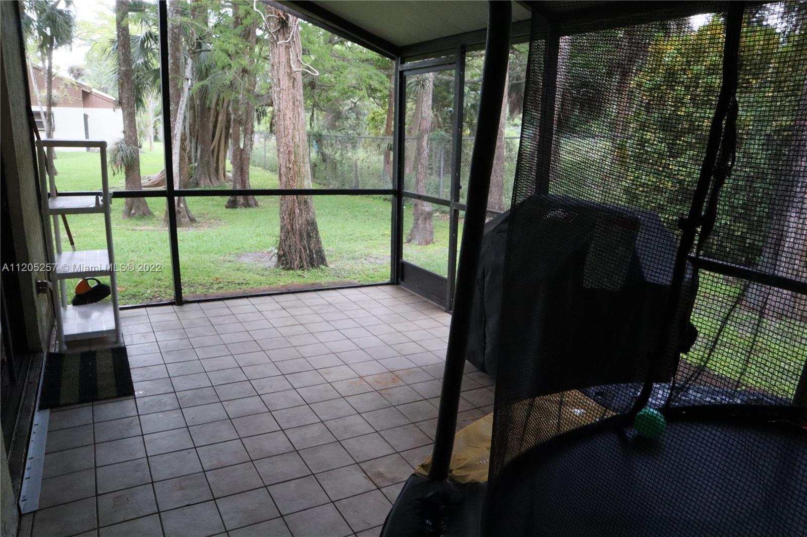 772 NW 47th St Unit: 772