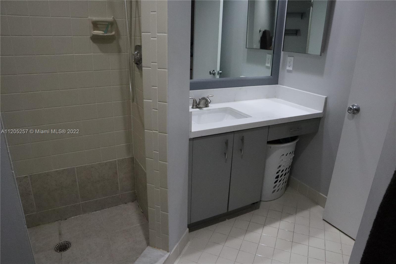 772 NW 47th St Unit: 772