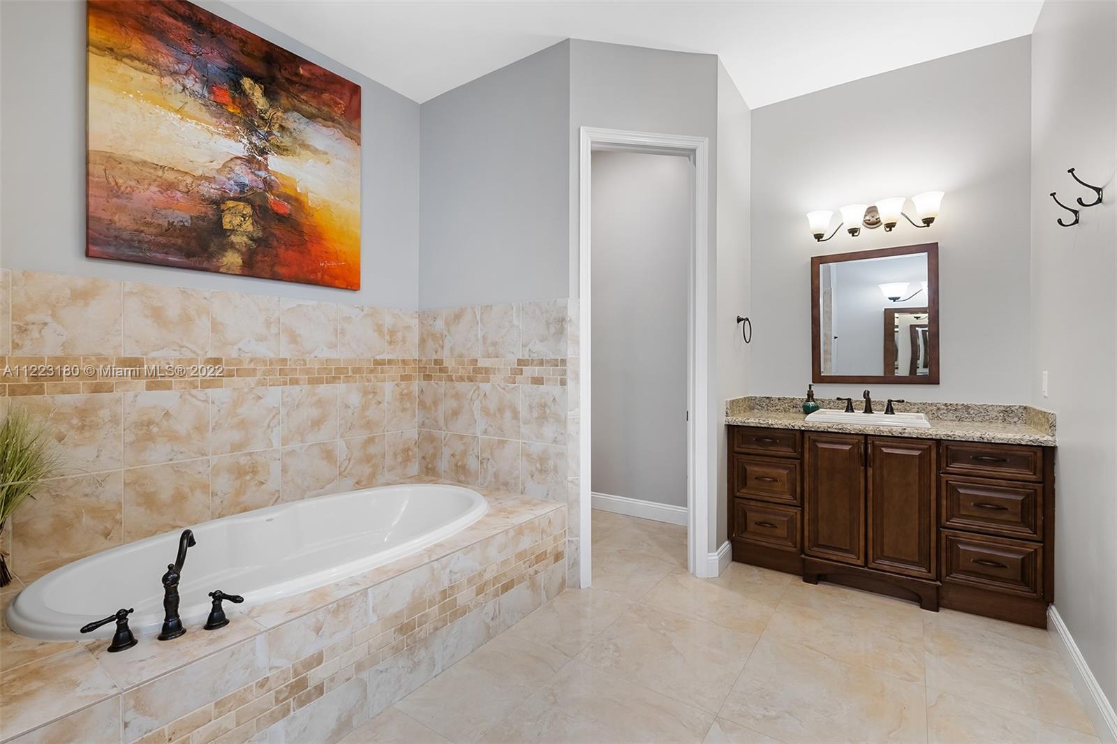 873 Ixora Ln