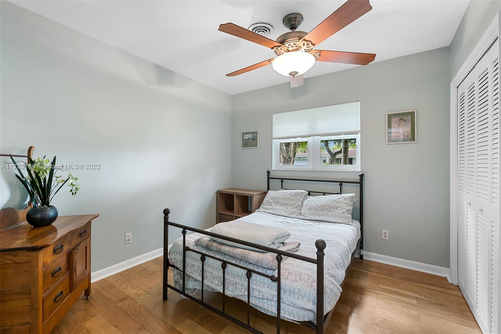 873 Ixora Ln
