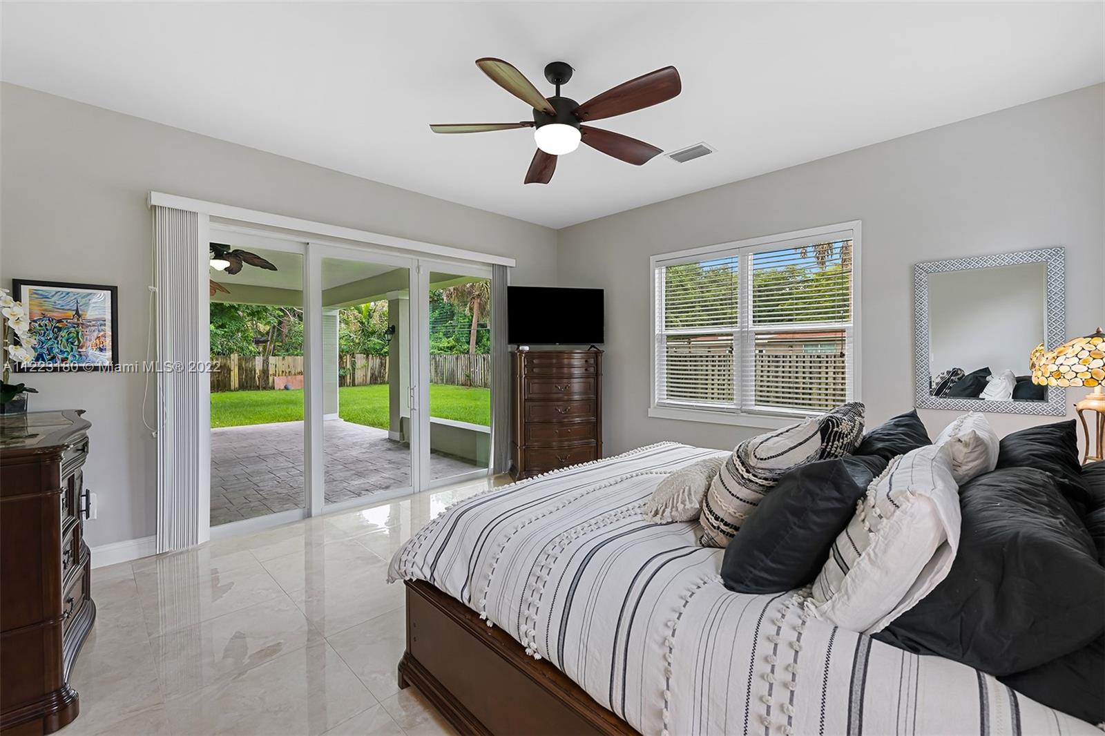 873 Ixora Ln