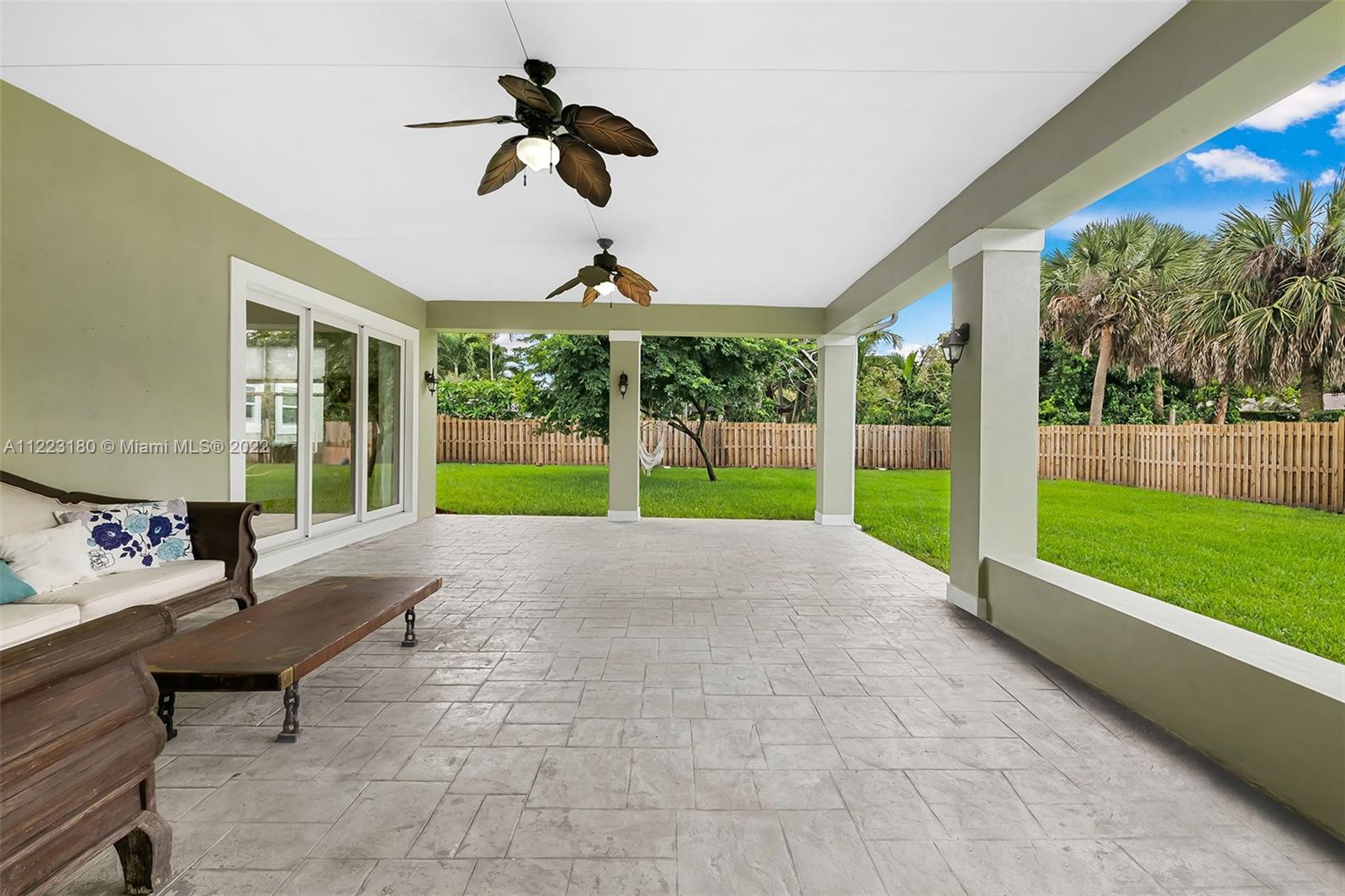873 Ixora Ln