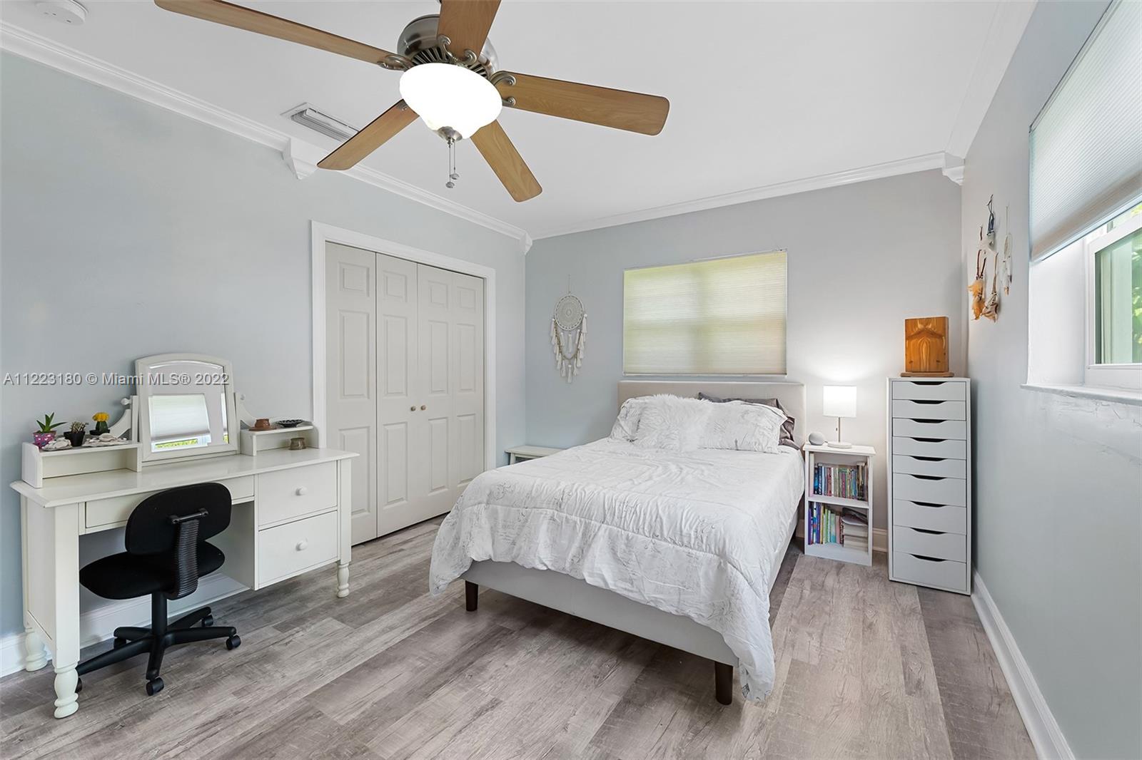 873 Ixora Ln