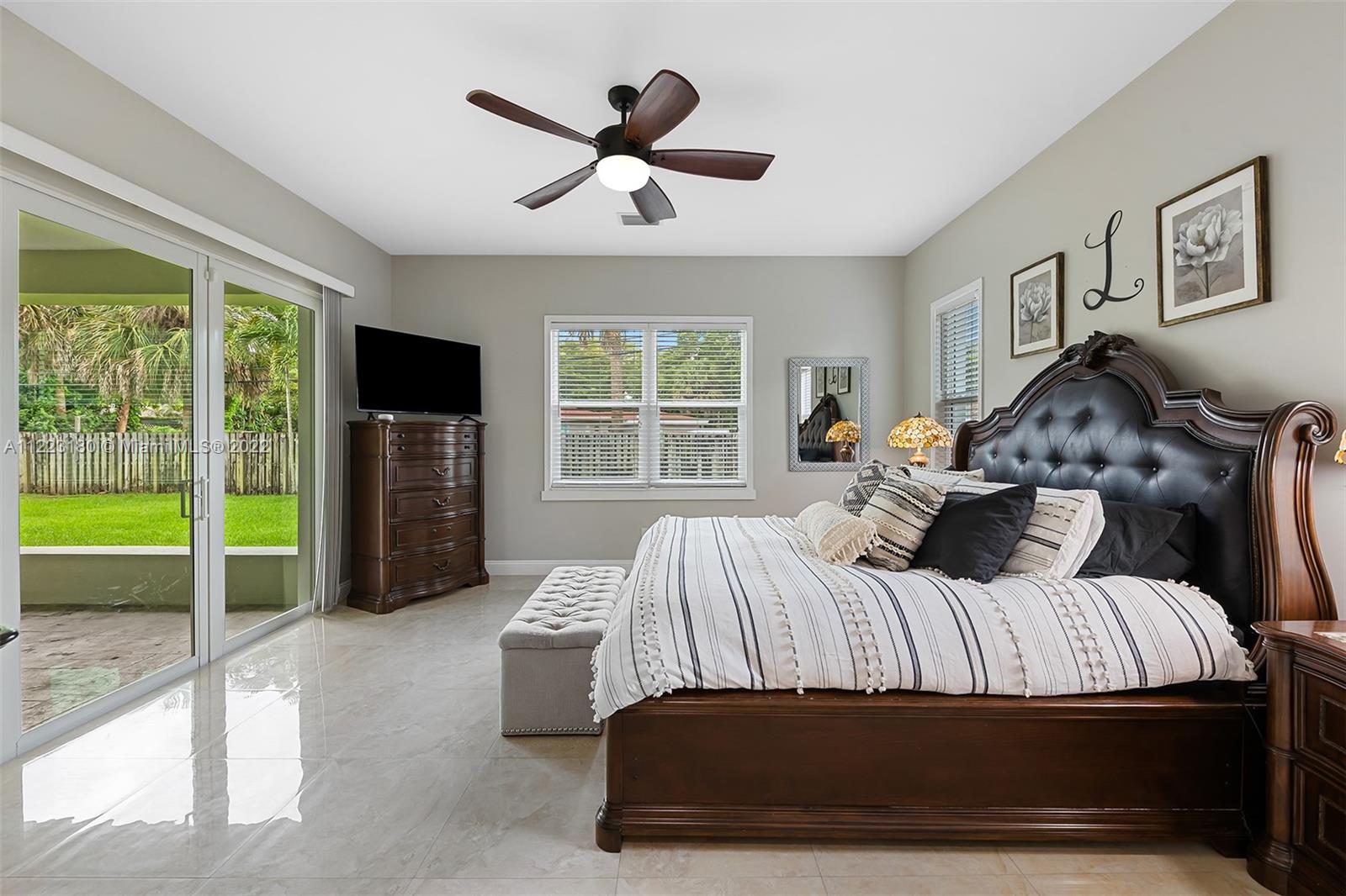 873 Ixora Ln