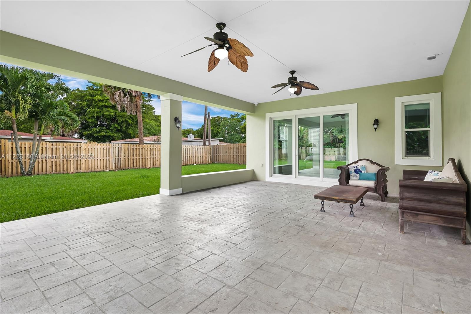 873 Ixora Ln