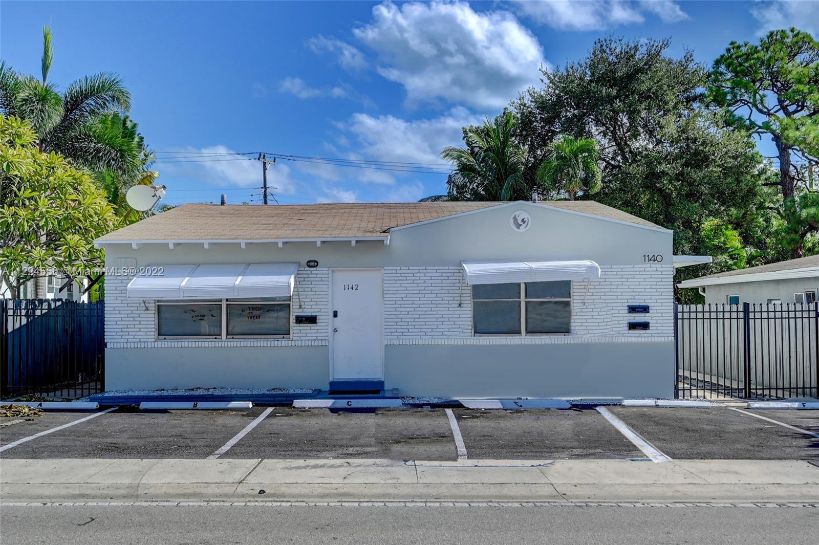 1142 NE 15th Ave Unit: B