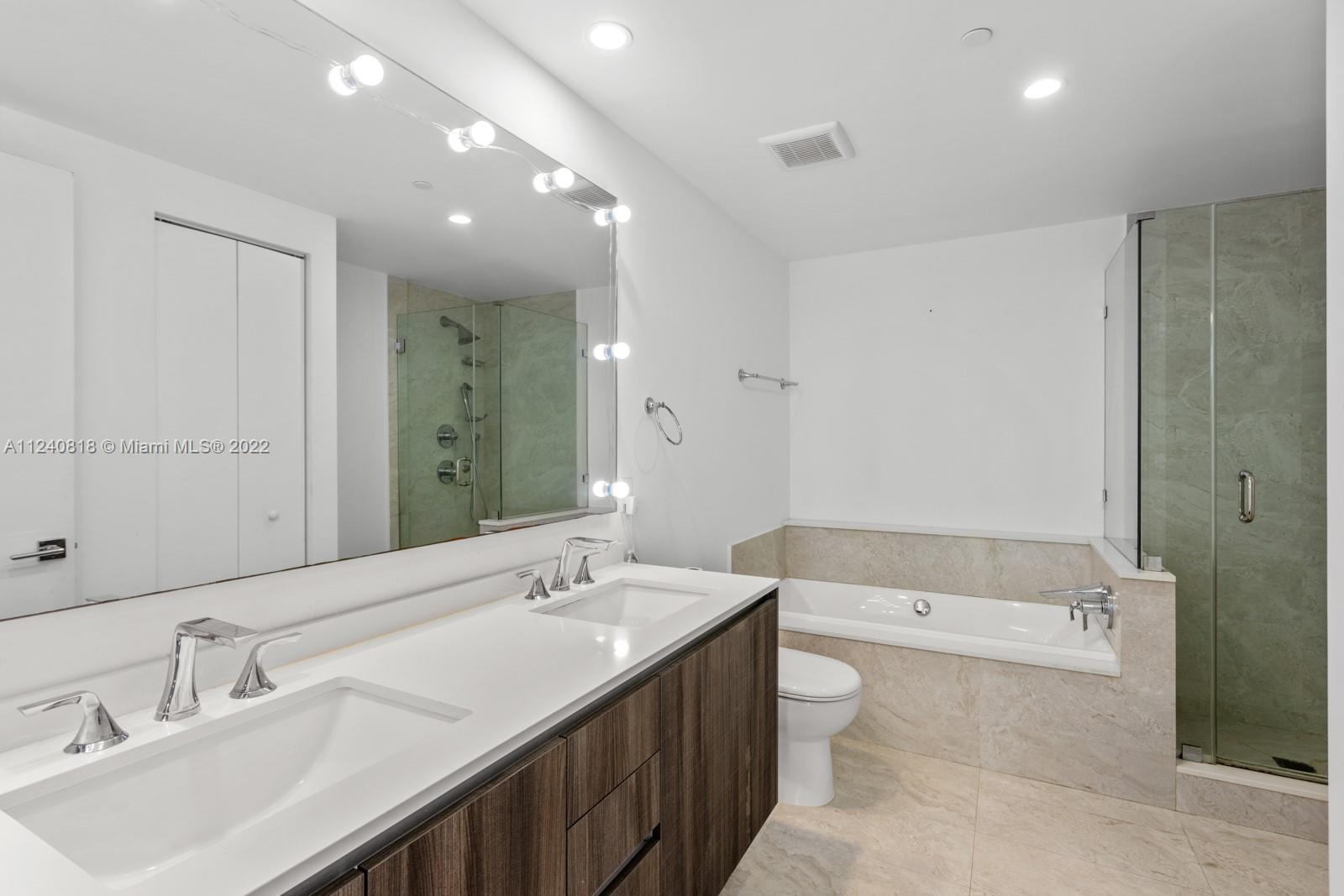 488 NE 18th St Unit: 1808