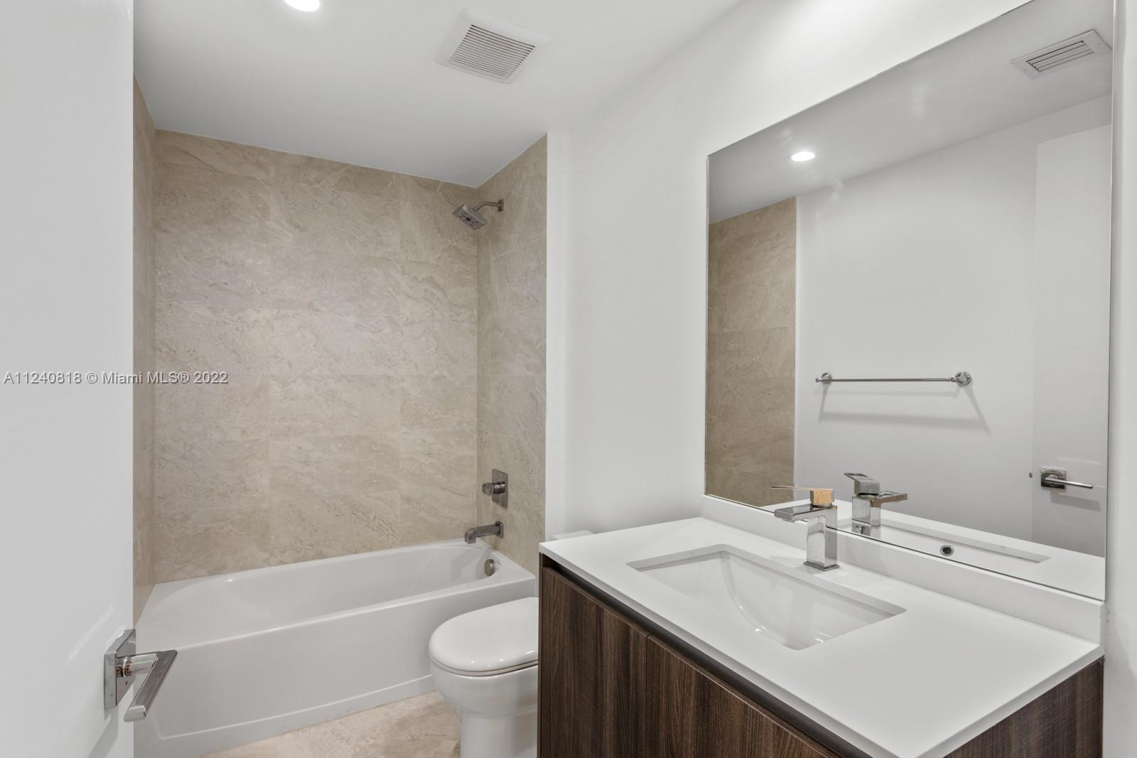 488 NE 18th St Unit: 1808