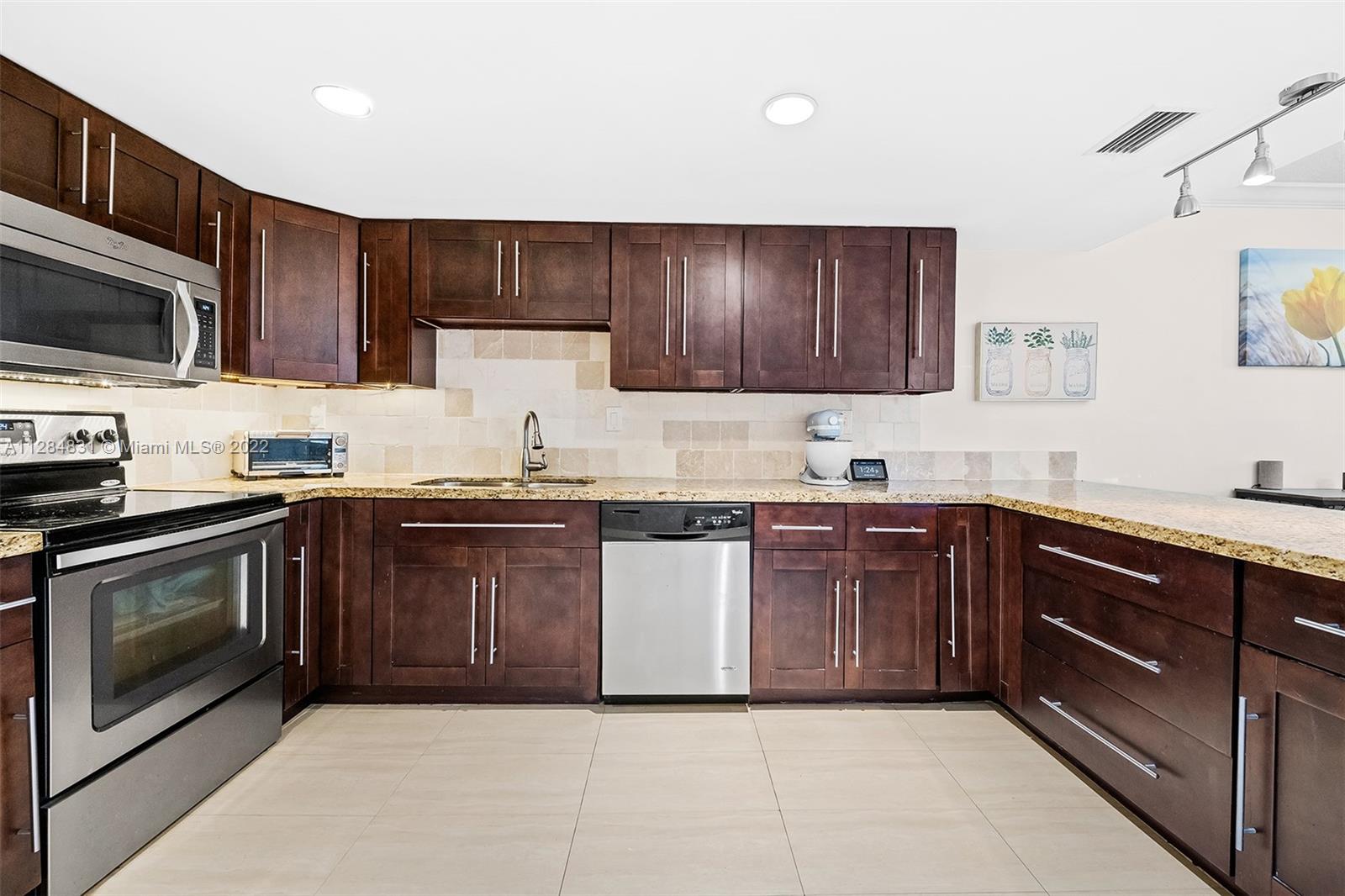 533 NW 98th Ave Unit: 533