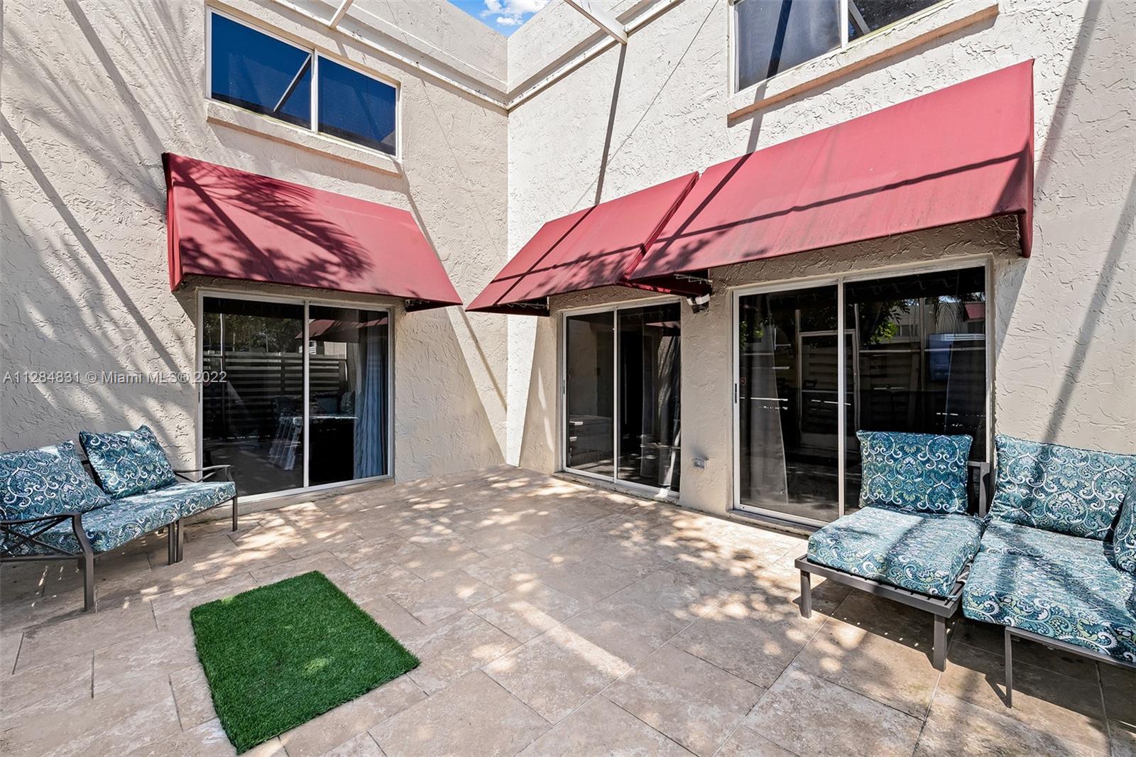 533 NW 98th Ave Unit: 533