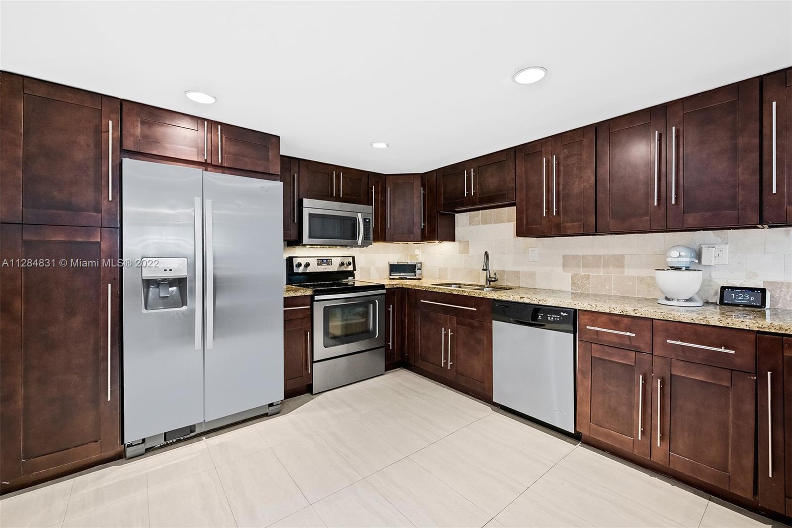 533 NW 98th Ave Unit: 533