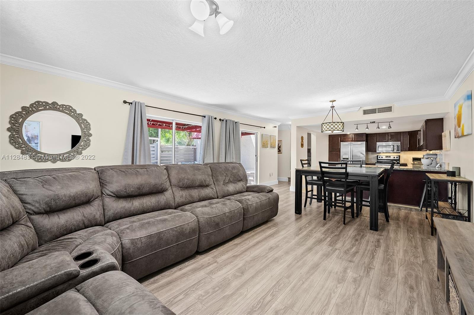 533 NW 98th Ave Unit: 533