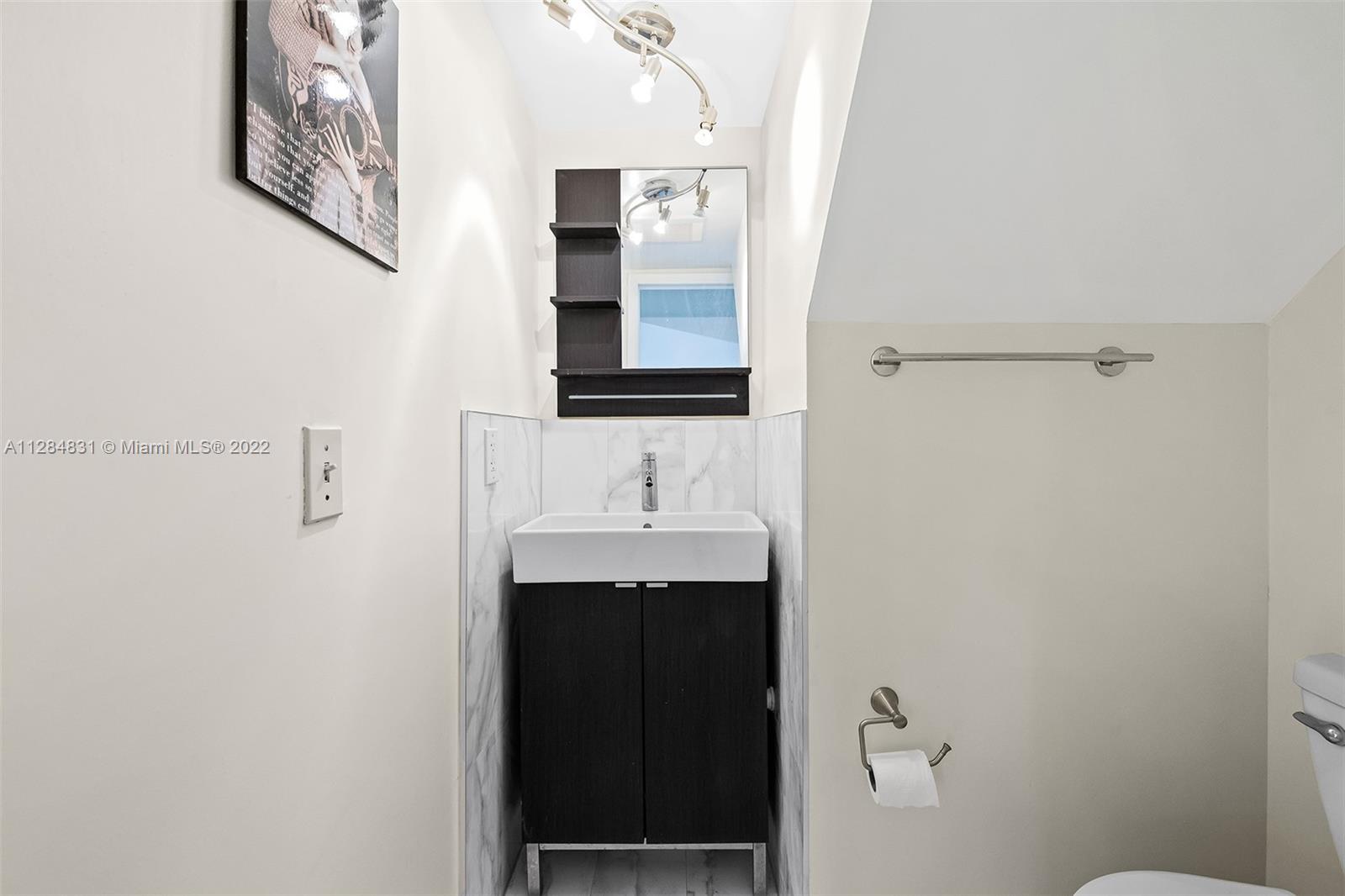 533 NW 98th Ave Unit: 533