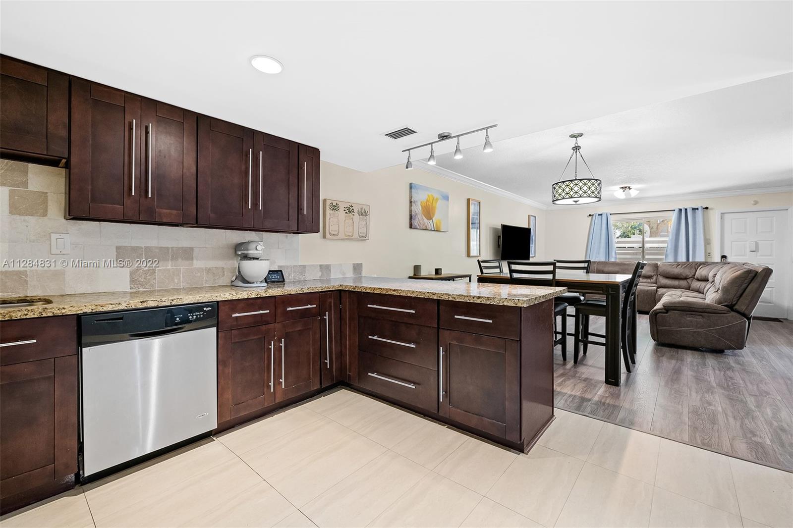 533 NW 98th Ave Unit: 533