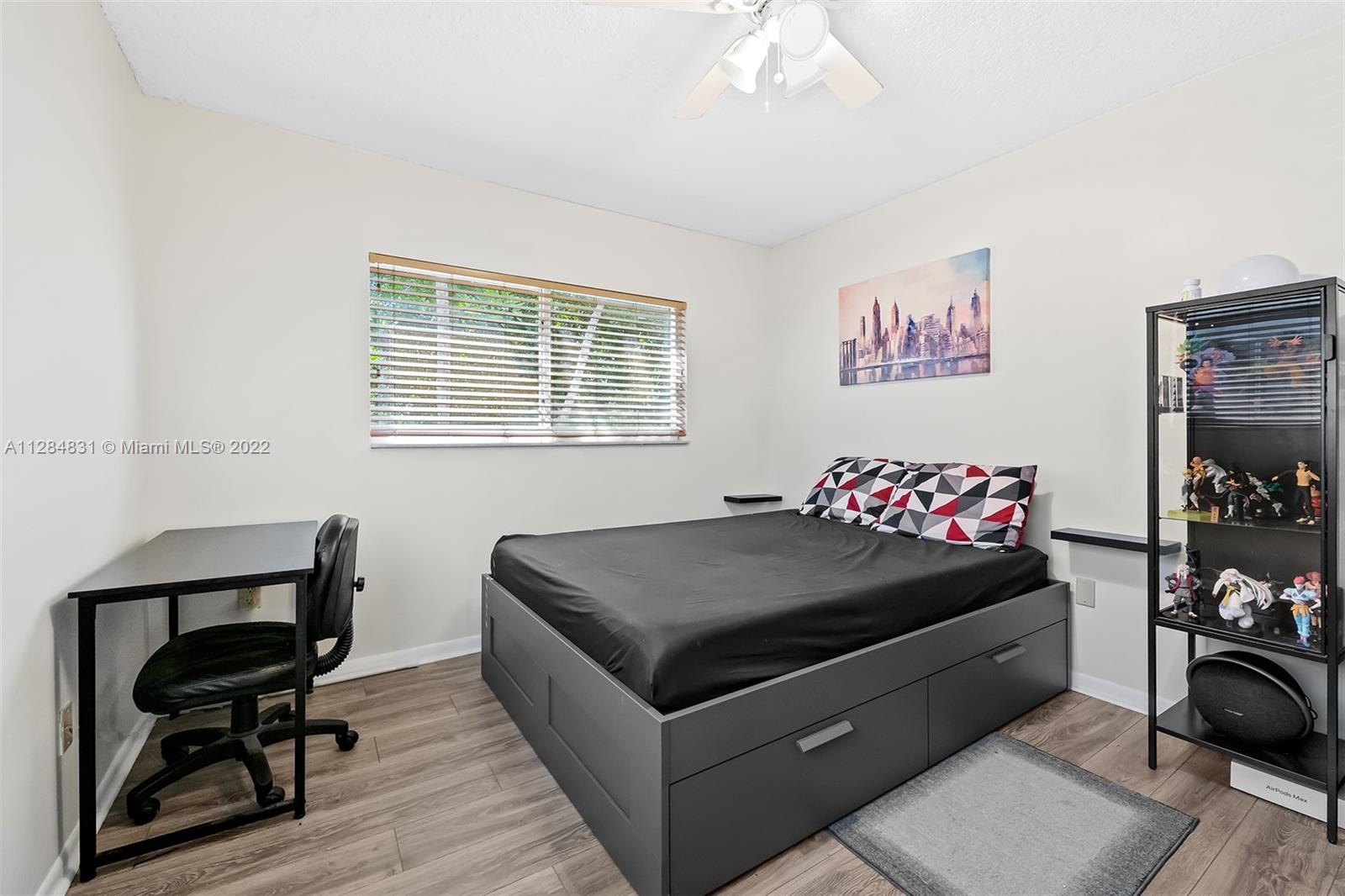 533 NW 98th Ave Unit: 533