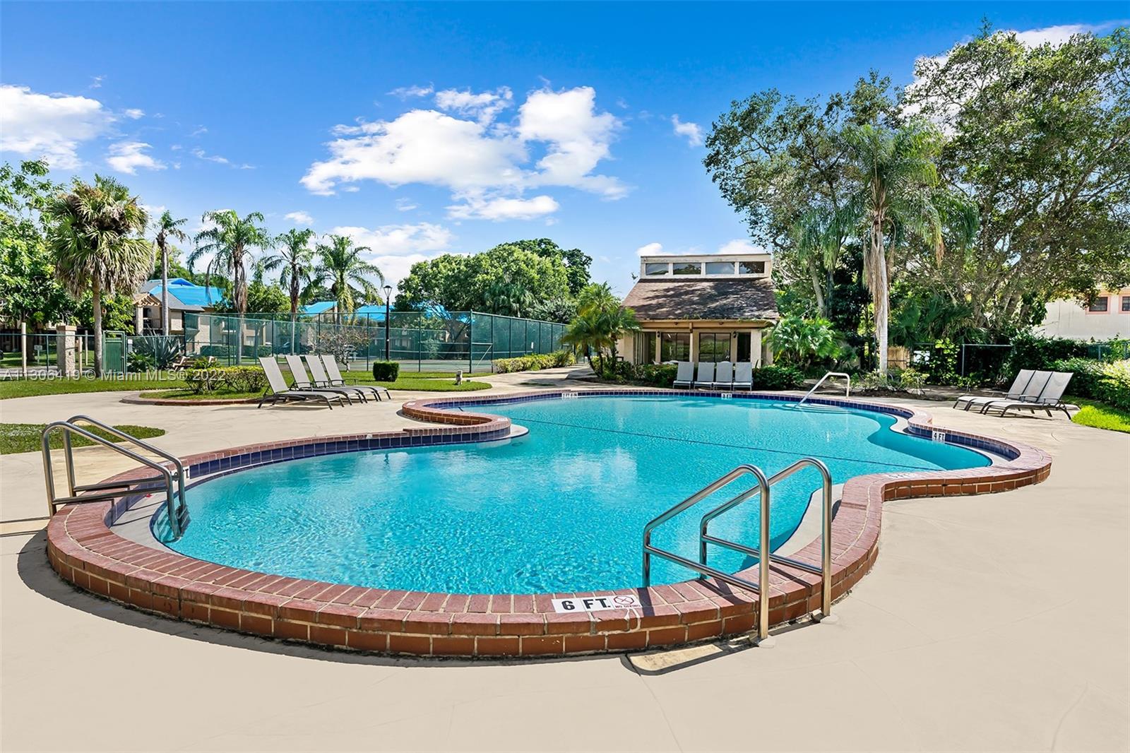 233 Wimbledon Lake Dr Unit: 233