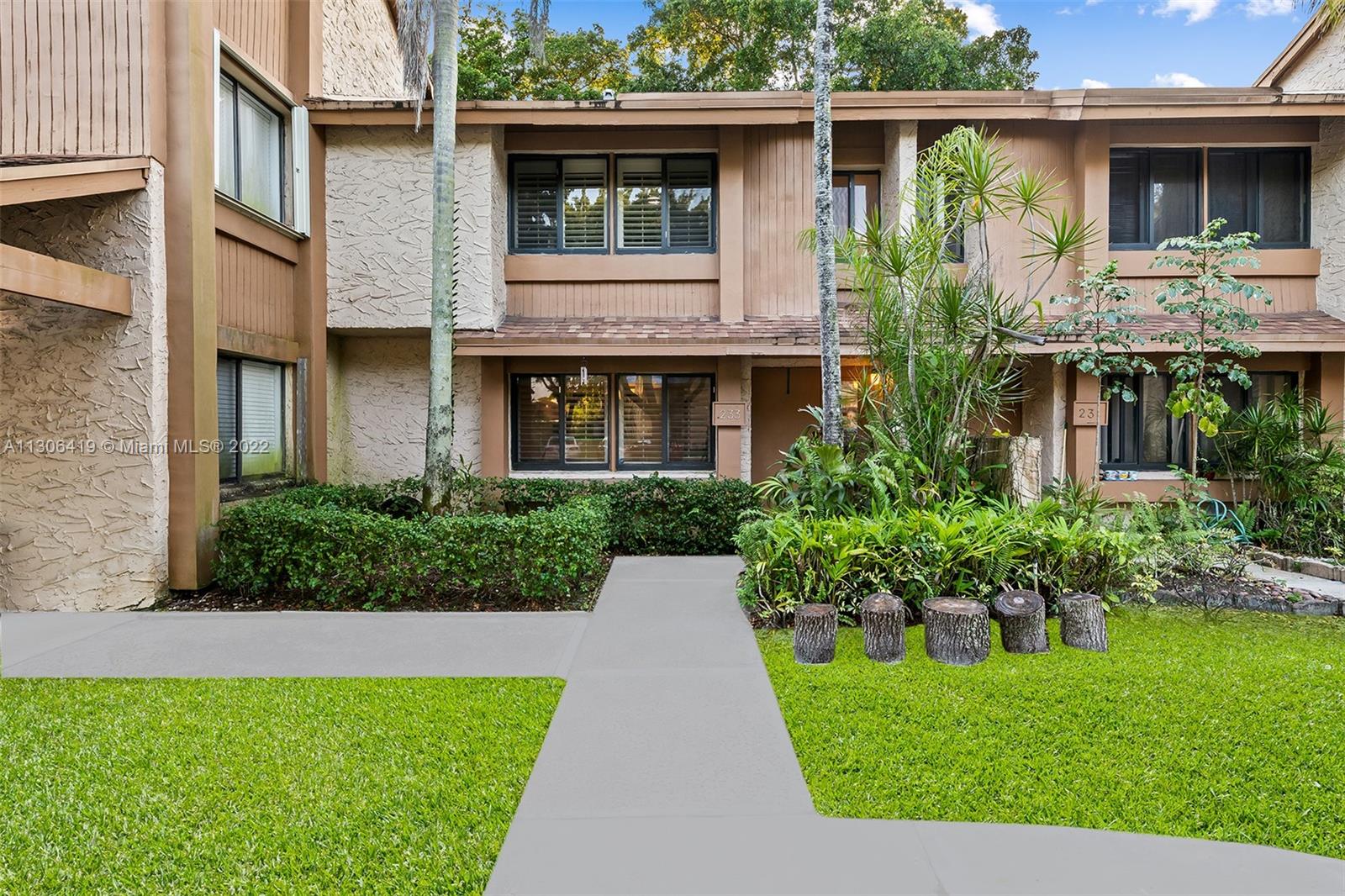 233 Wimbledon Lake Dr Unit: 233