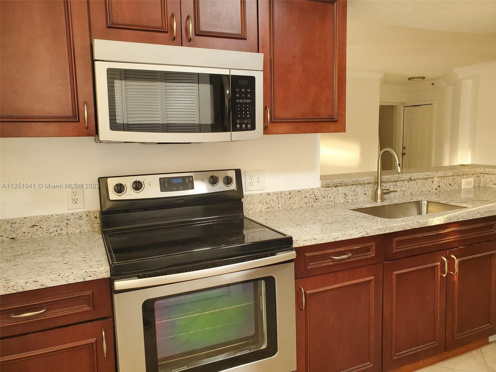 165 NW 96th Ter Unit: 3-101