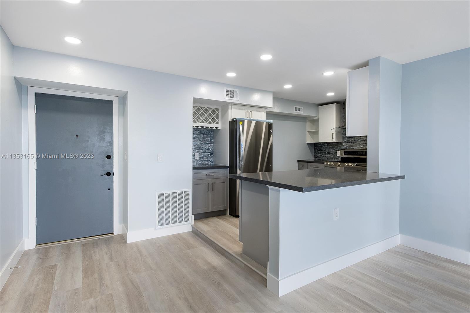 1881 Middle River Dr Unit: 706