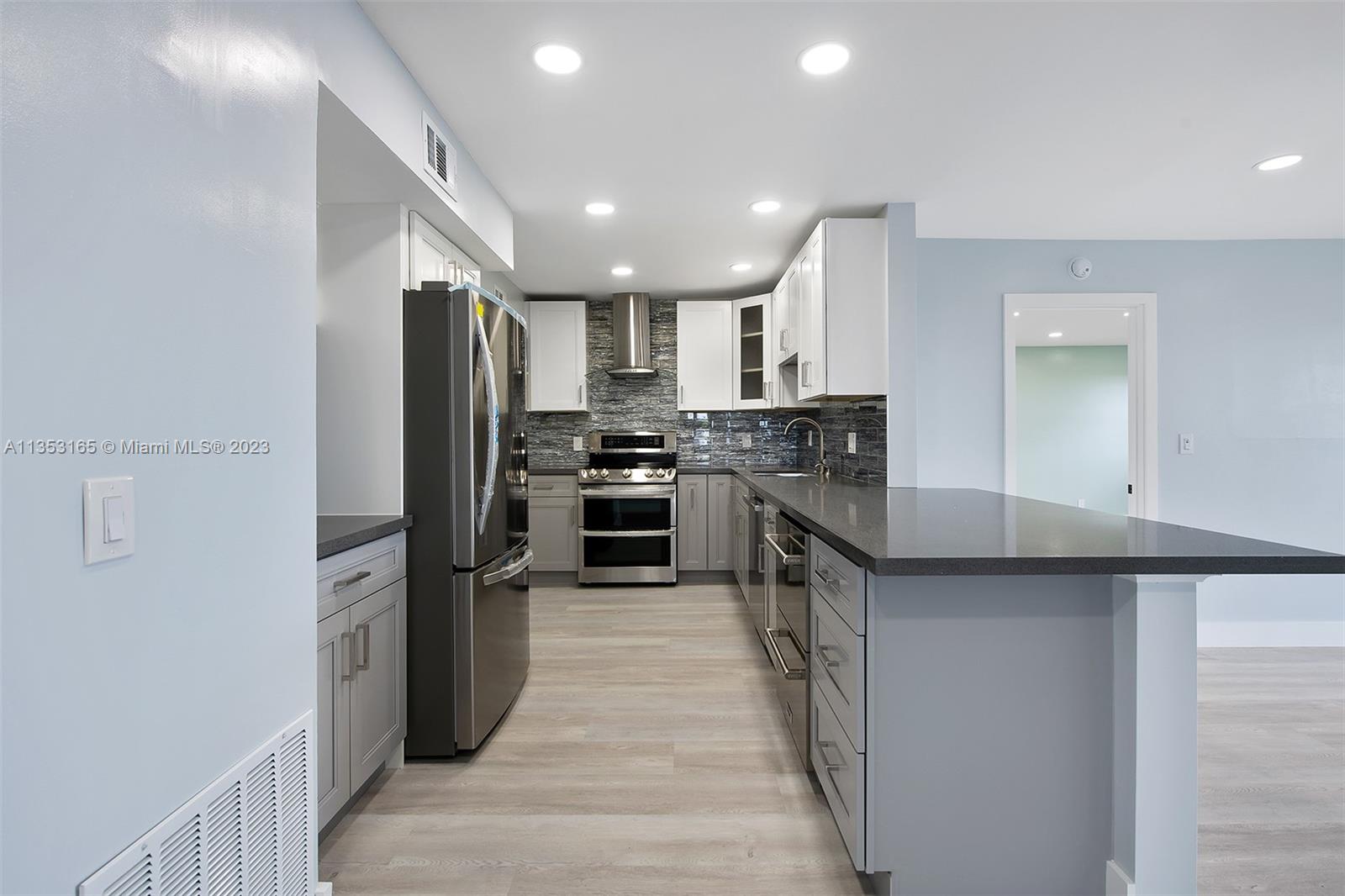 1881 Middle River Dr Unit: 706