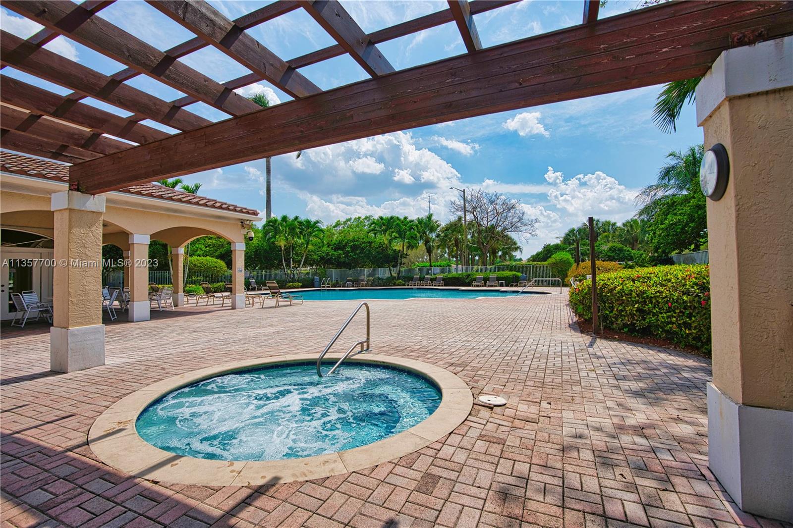 6424 Mallards Way
