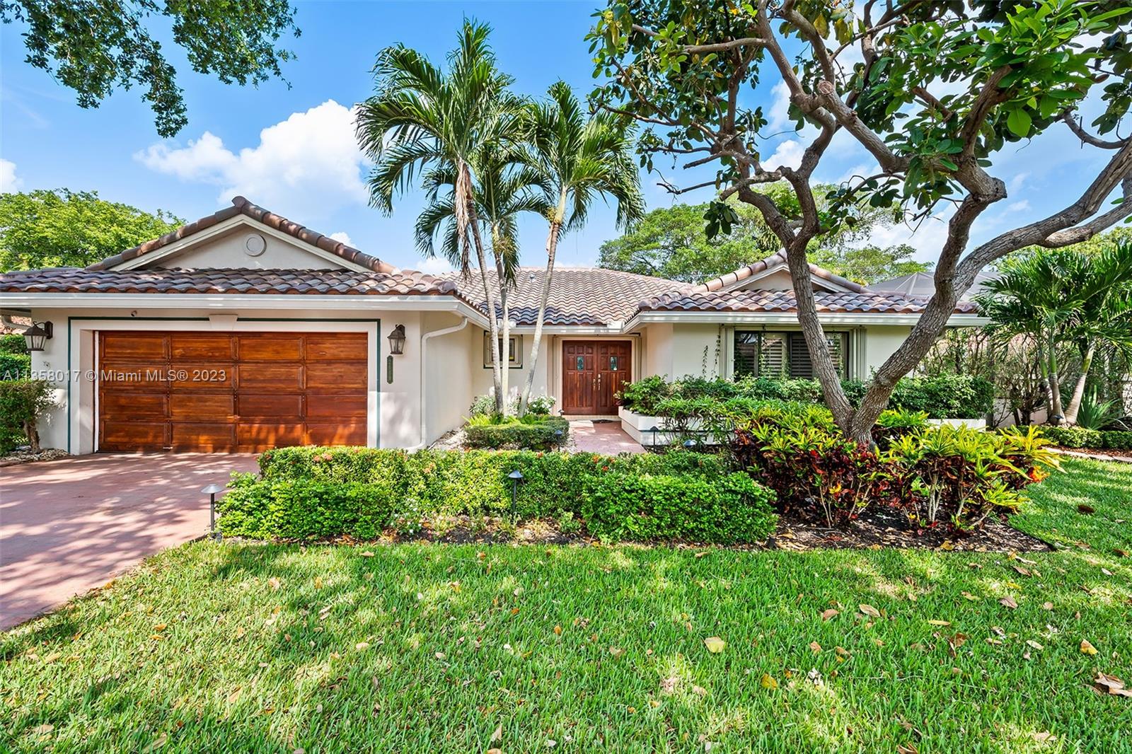 2689 Oak Tree Dr