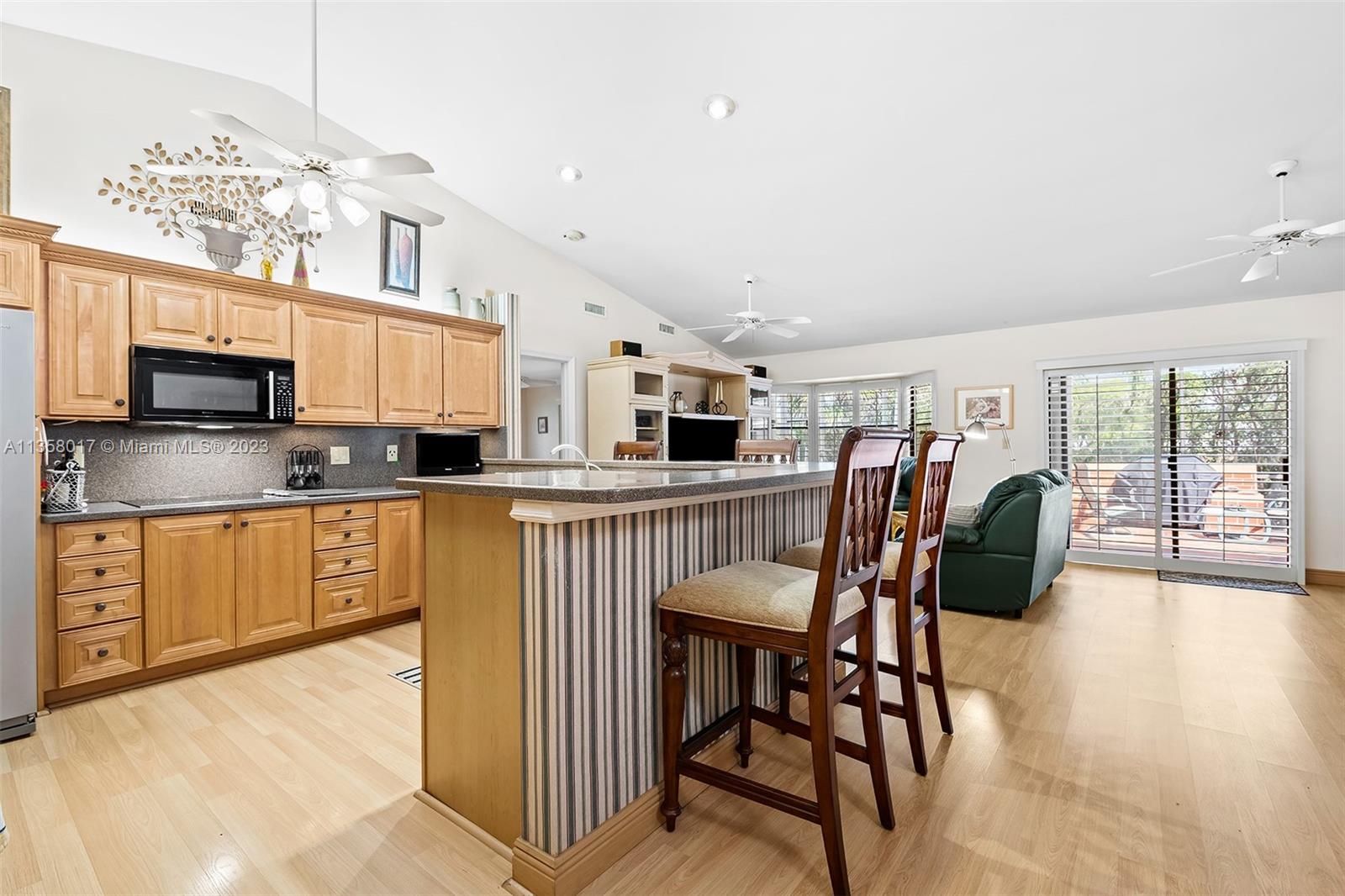 2689 Oak Tree Dr