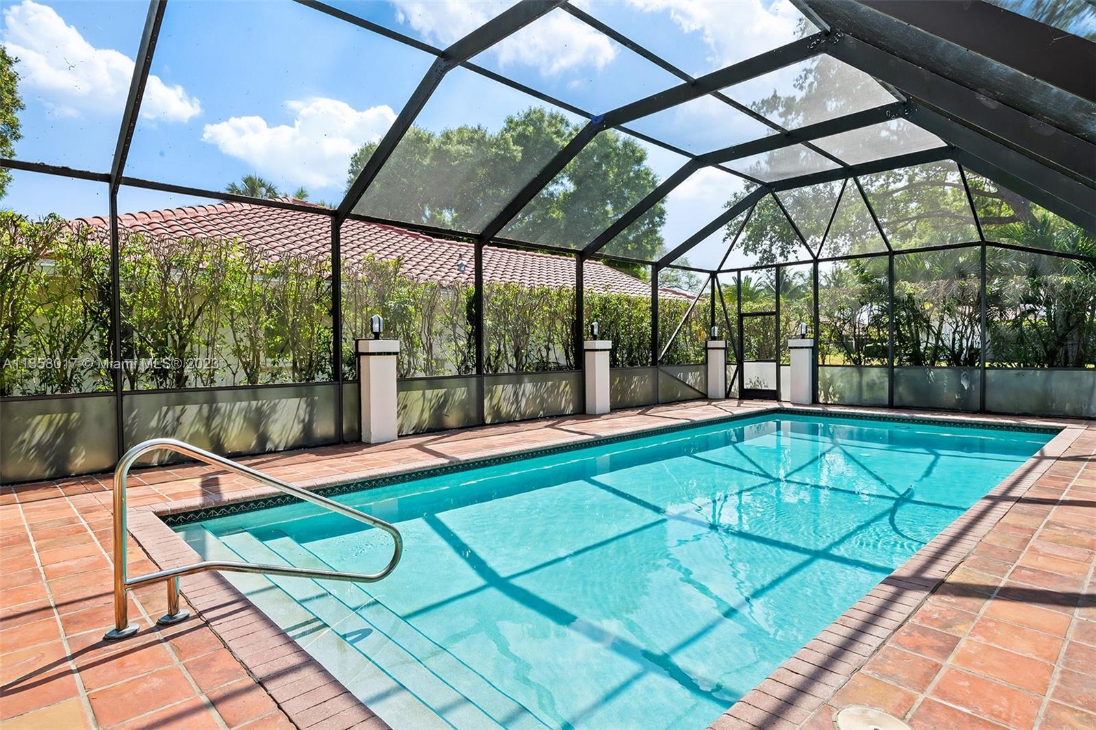 2689 Oak Tree Dr