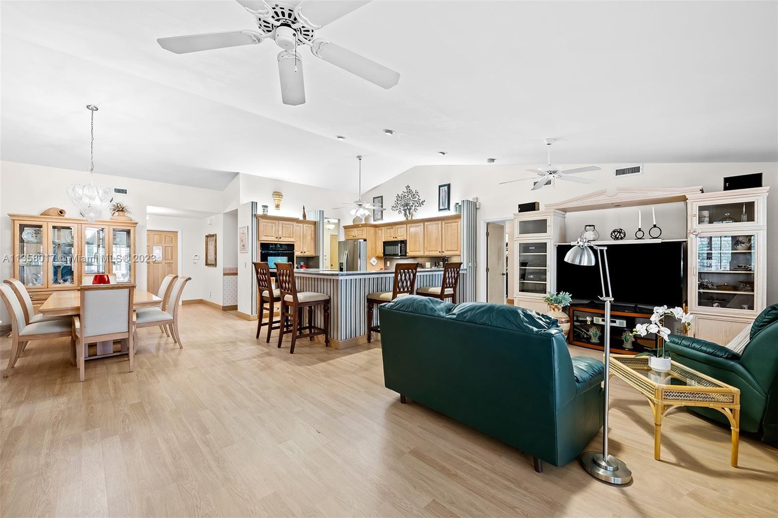 2689 Oak Tree Dr