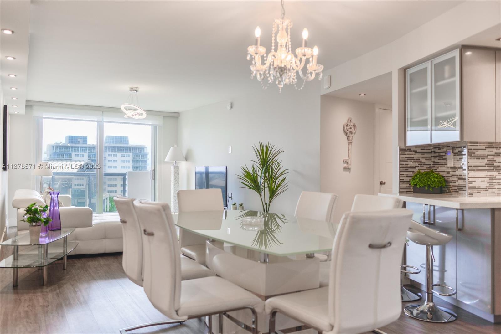 6039 Collins Ave Unit: 937