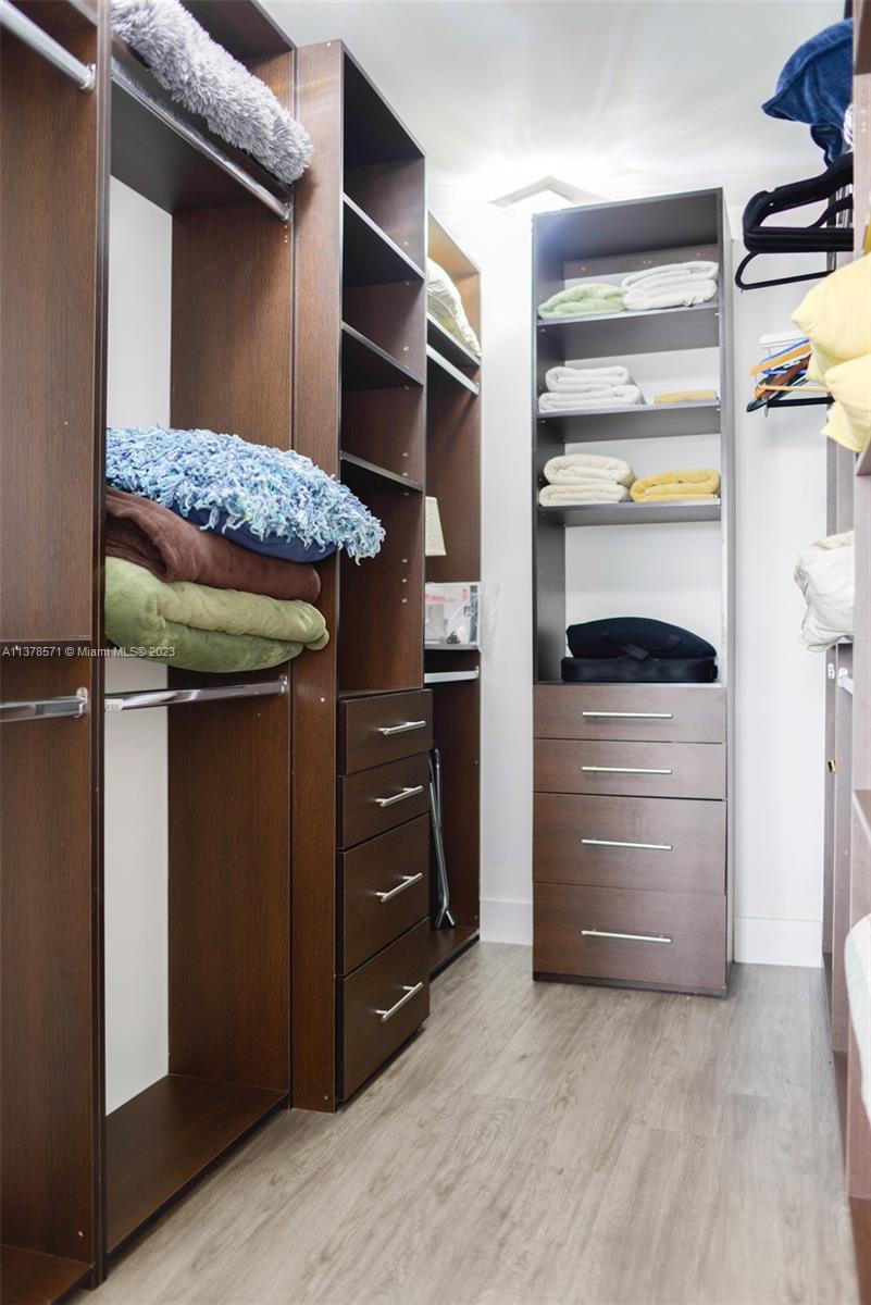 6039 Collins Ave Unit: 937