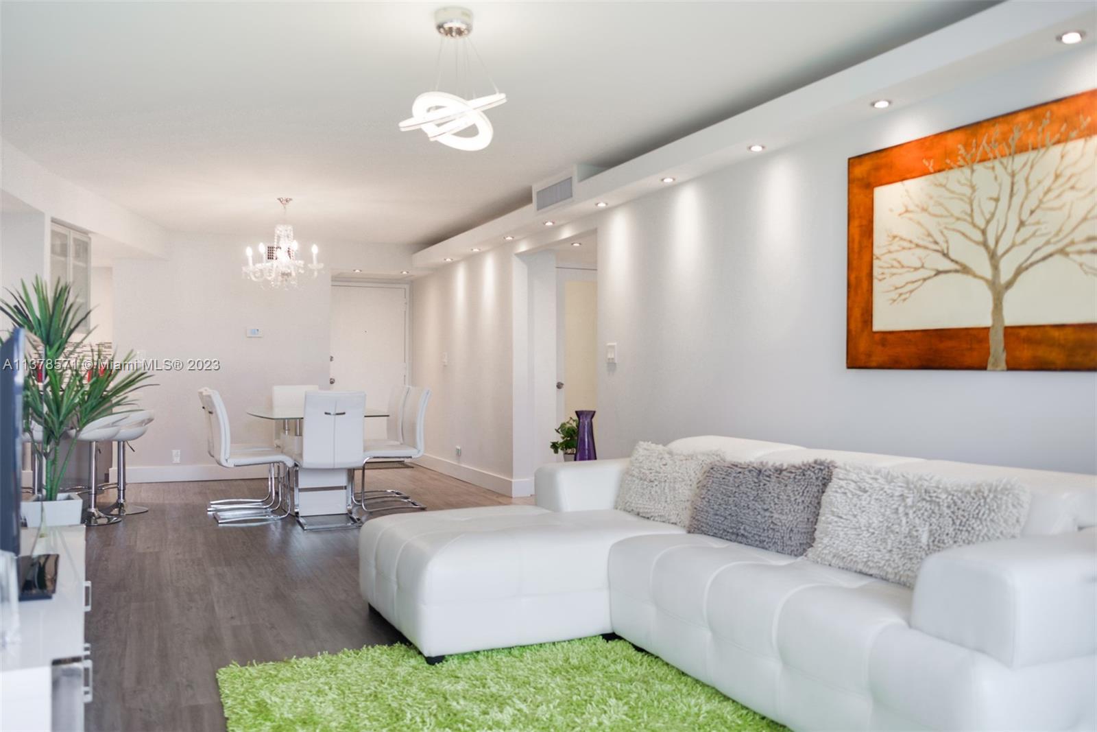 6039 Collins Ave Unit: 937