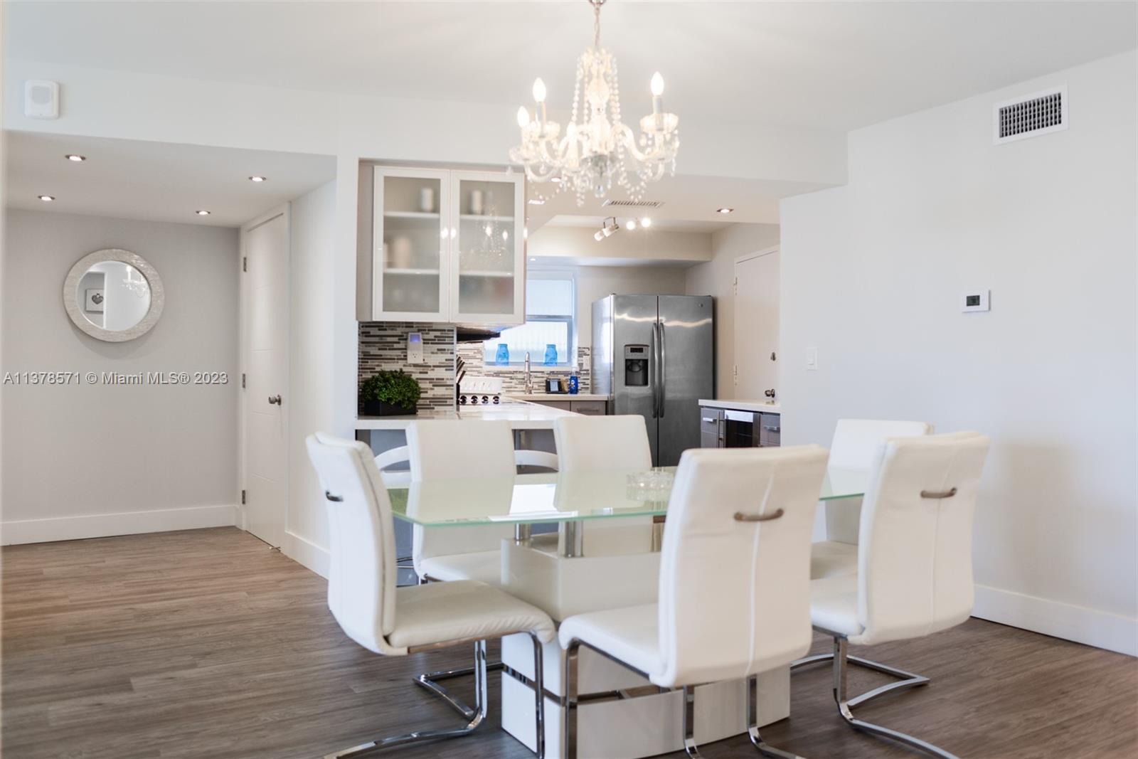 6039 Collins Ave Unit: 937